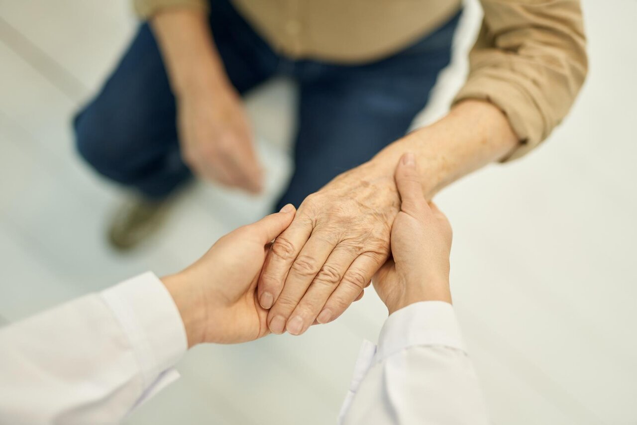 Comprendre la maladie de Parkinson symptômes, causes et traitements